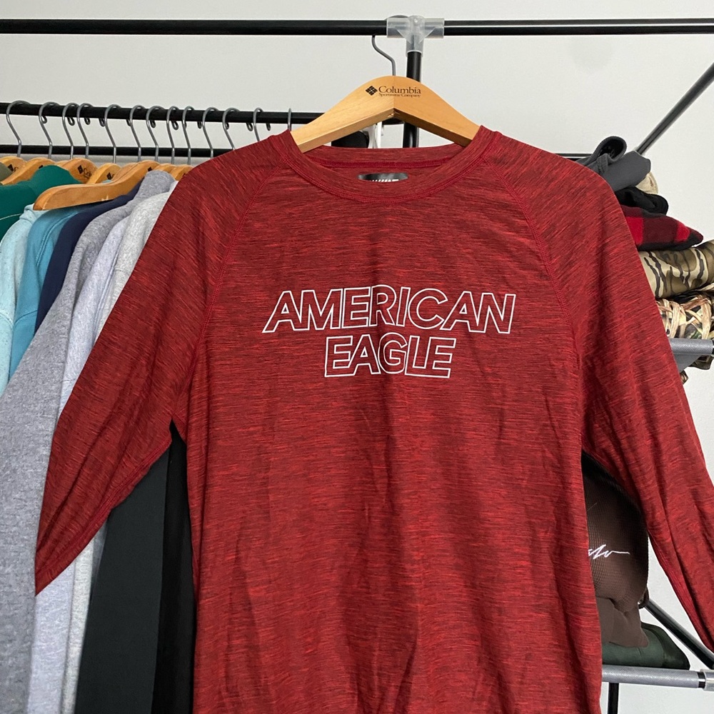AMERICAN EAGLE / BURGUNDY FLEX LONGSLEEVE / SIZE: S